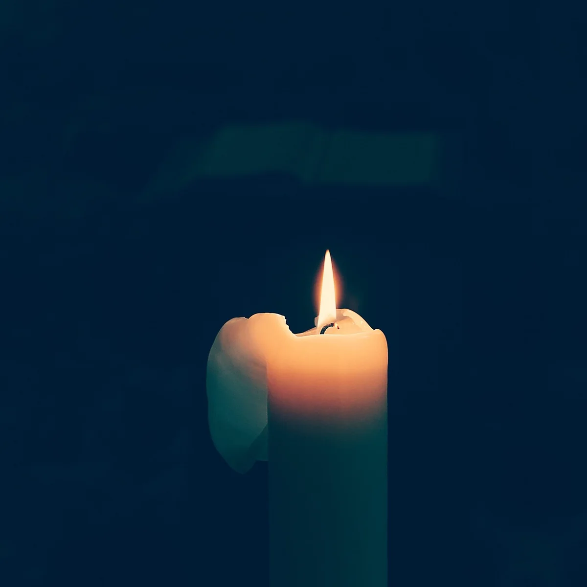 D'où vient l'expression « Brûler la chandelle par les deux bouts » ?