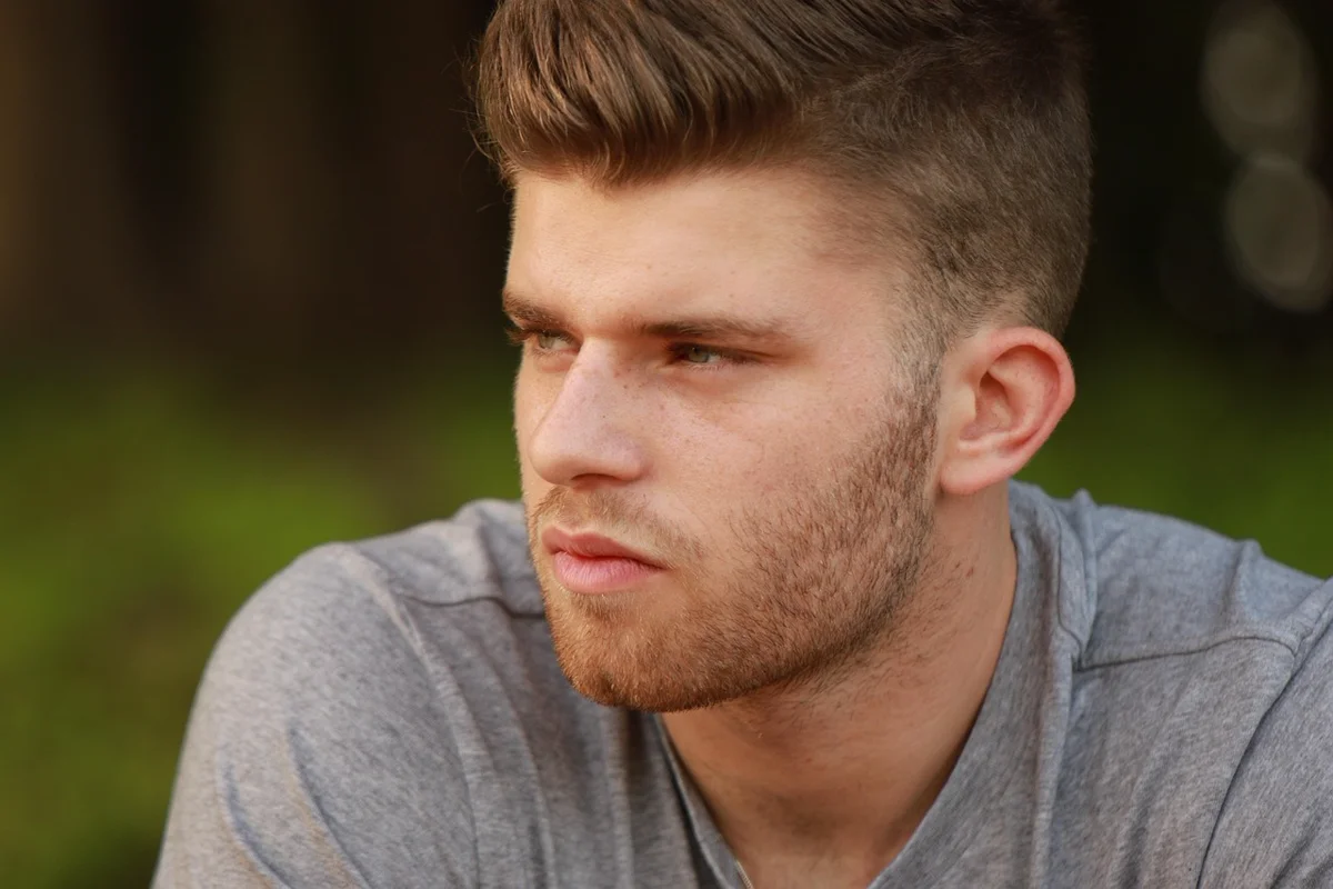 D'où vient l'expression « couper les cheveux en quatre » ?