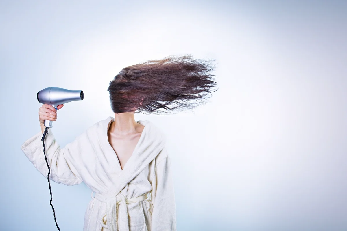 Pourquoi les cheveux deviennent-ils gris avec l'âge ?
