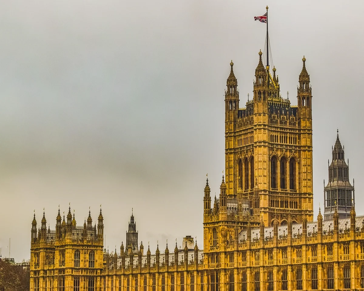 La Reine Élisabeth II couronnée à l'abbaye de Westminster